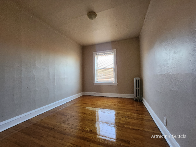 1639 W 80th St #2 - Photo 3 of 10