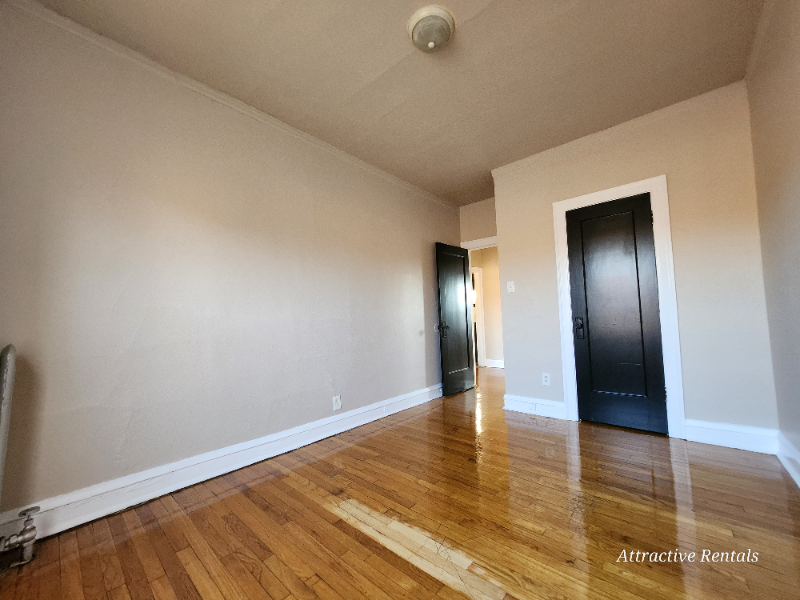 1639 W 80th St #2 - Photo 4 of 10