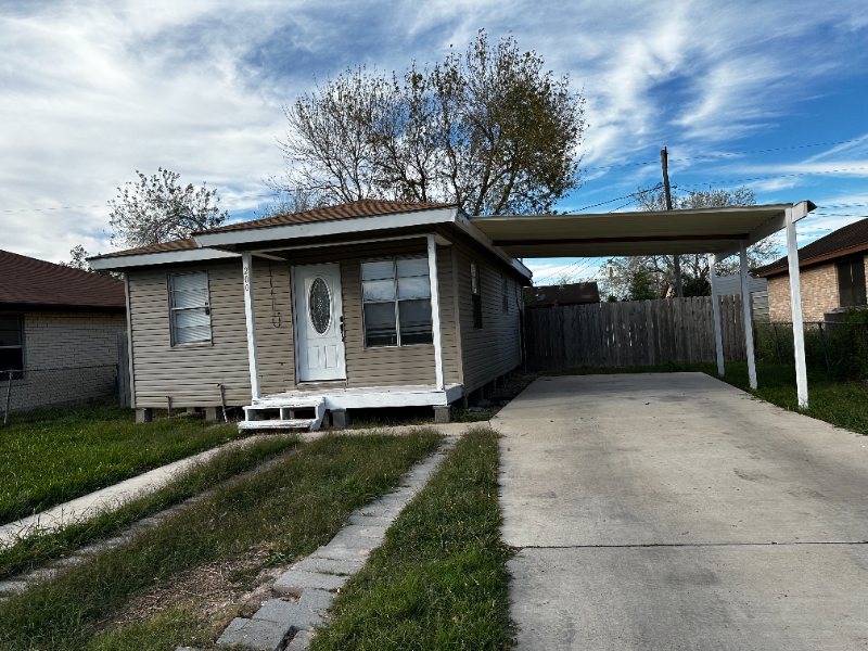 200 W Sixth St - Photo 2 of 13