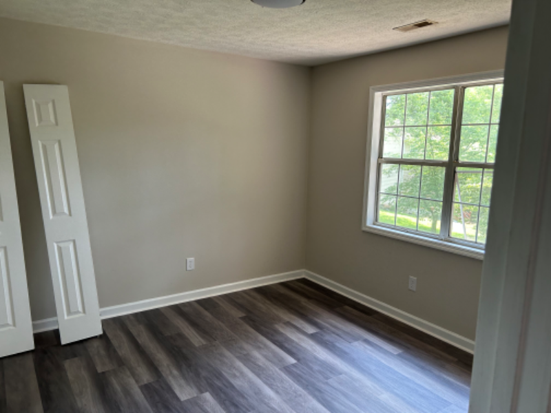 1498 Mize Rd - Photo 2 of 4