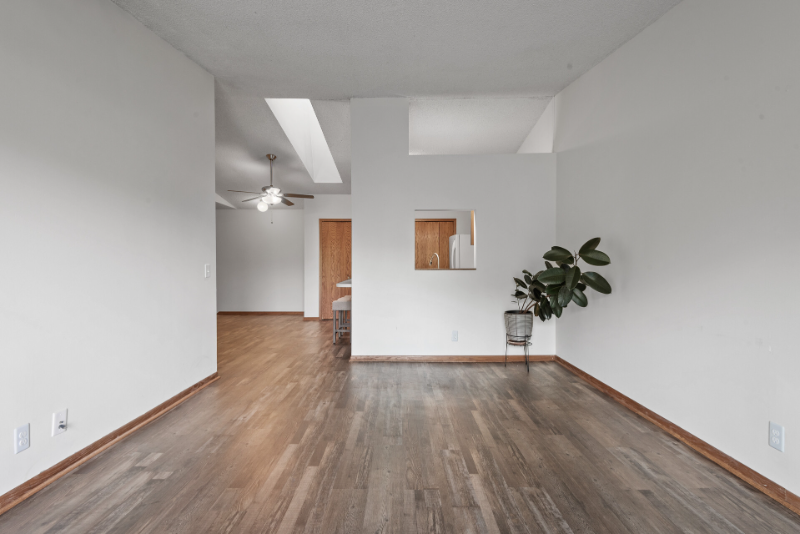 797 Parkside Dr - Photo 2 of 20