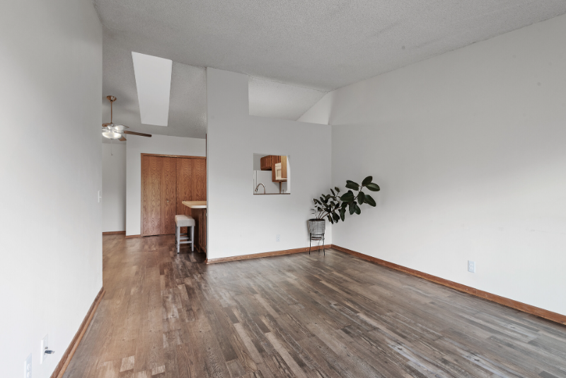 797 Parkside Dr - Photo 3 of 20