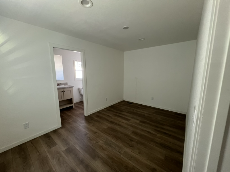 2000 E Frontier Ave #6 - Photo 4 of 8