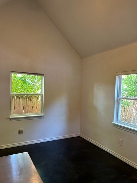 917 Crescent St #TINY - Photo 6 of 12
