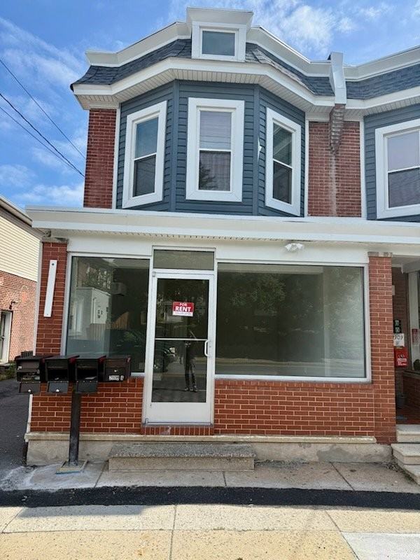 2911 Lancaster Ave #B - Photo 4 of 19