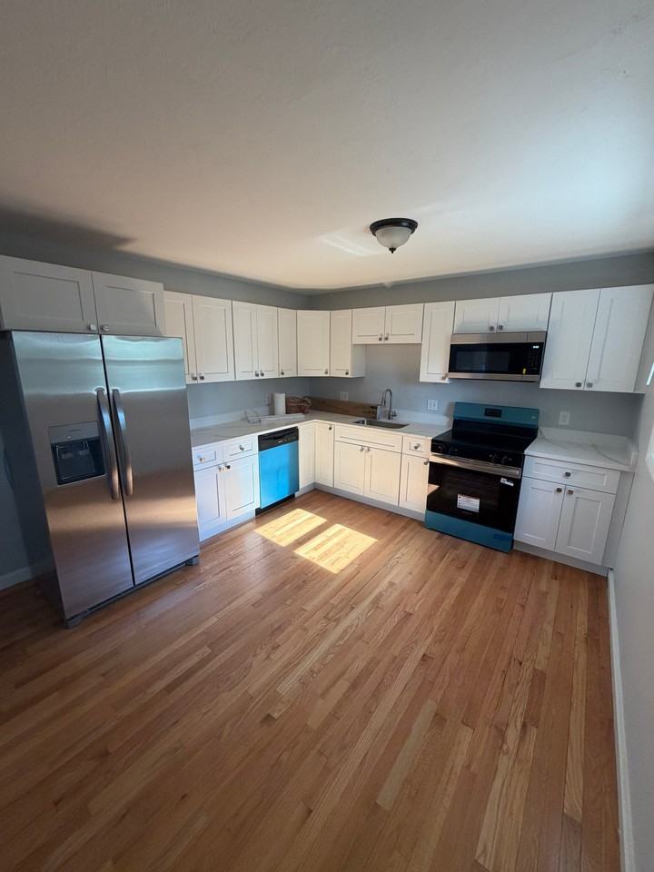 77 Ingleside Ave - Photo 2 of 13