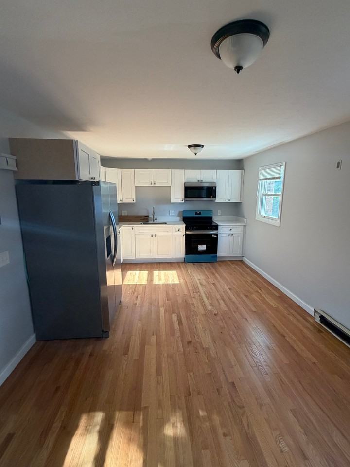 77 Ingleside Ave - Photo 3 of 13