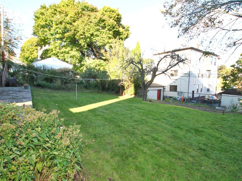77 Ingleside Ave - Photo 4 of 13