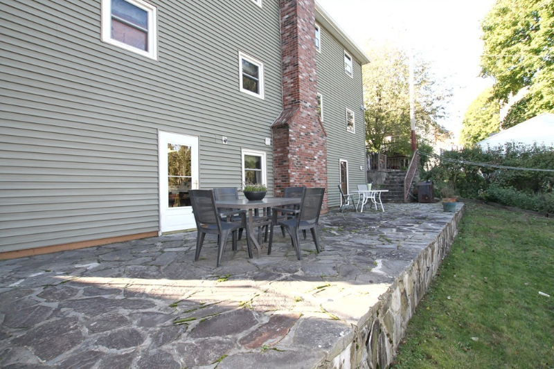 77 Ingleside Ave - Photo 5 of 13