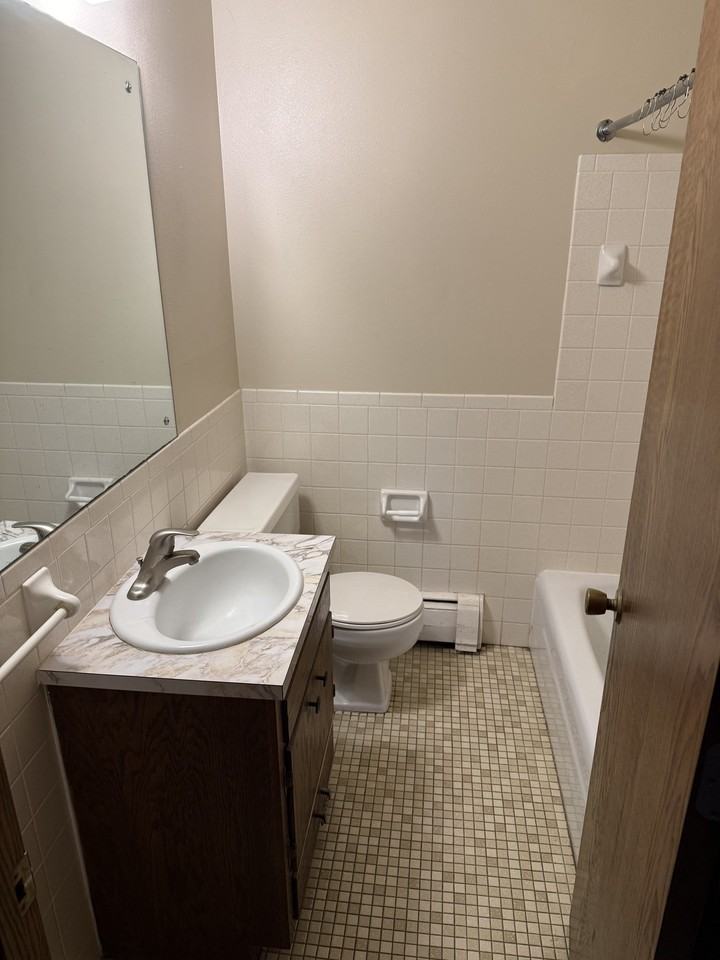 305 N Van Buren Ave #3 - Photo 3 of 6