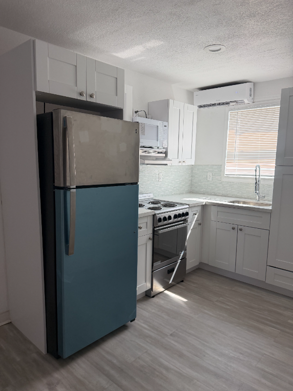 1817B N Tamiami Trl - Photo 3 of 7