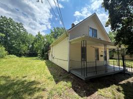 featured image of 5636 Drake Ave