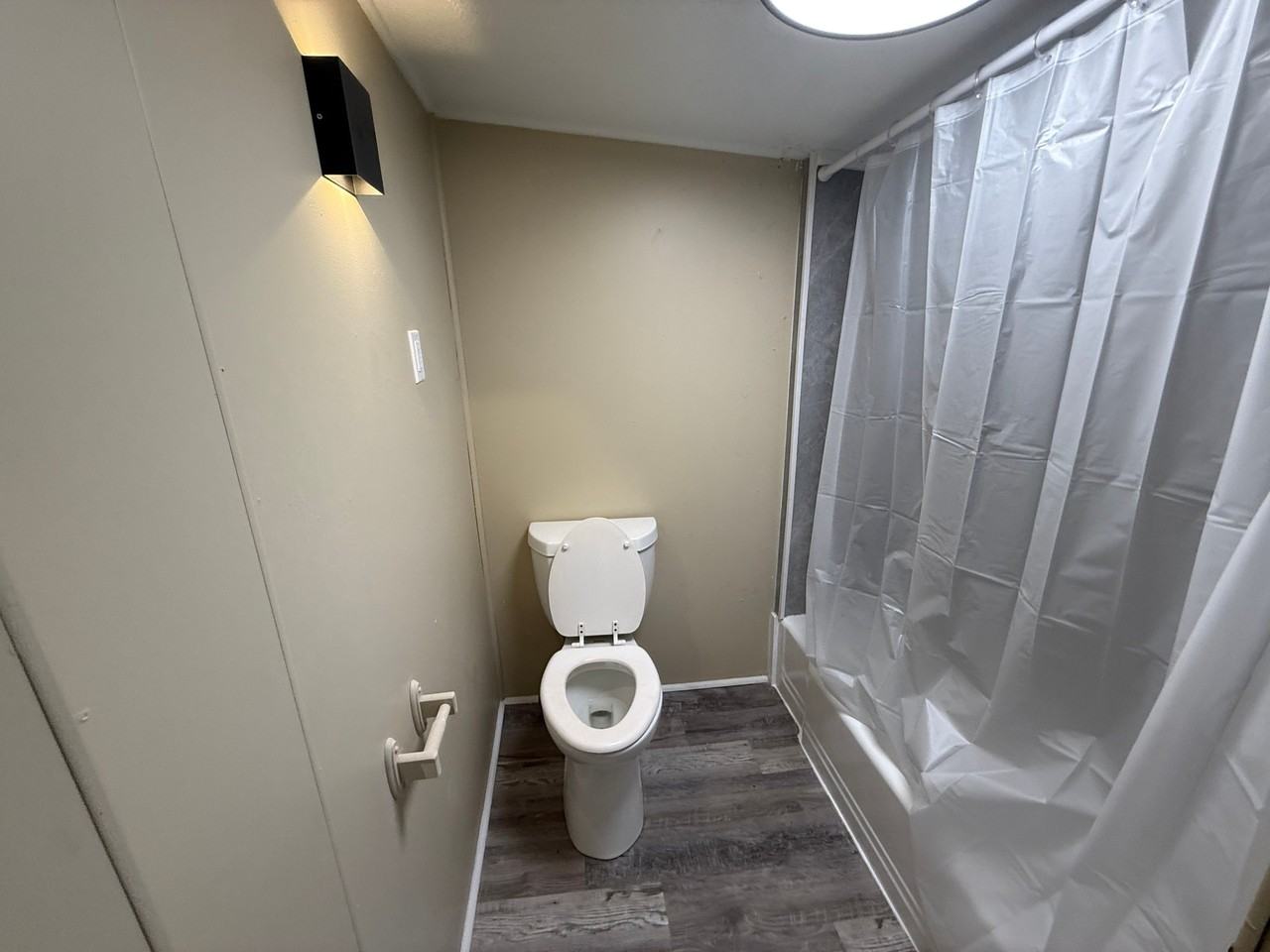 5636 Drake Ave - Photo 7 of 40