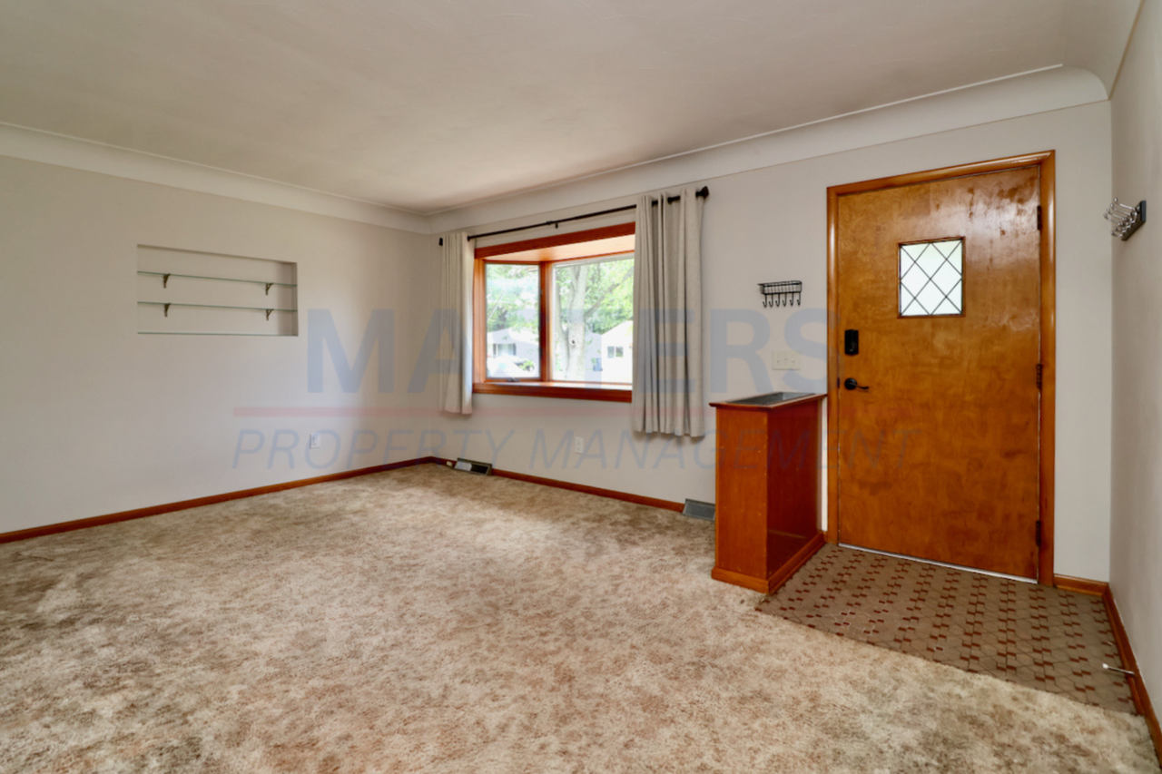 1028 Rosedale St - Photo 2 of 32