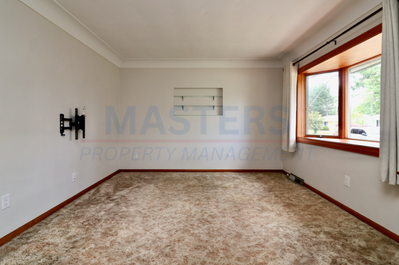 1028 Rosedale St - Photo 3 of 32