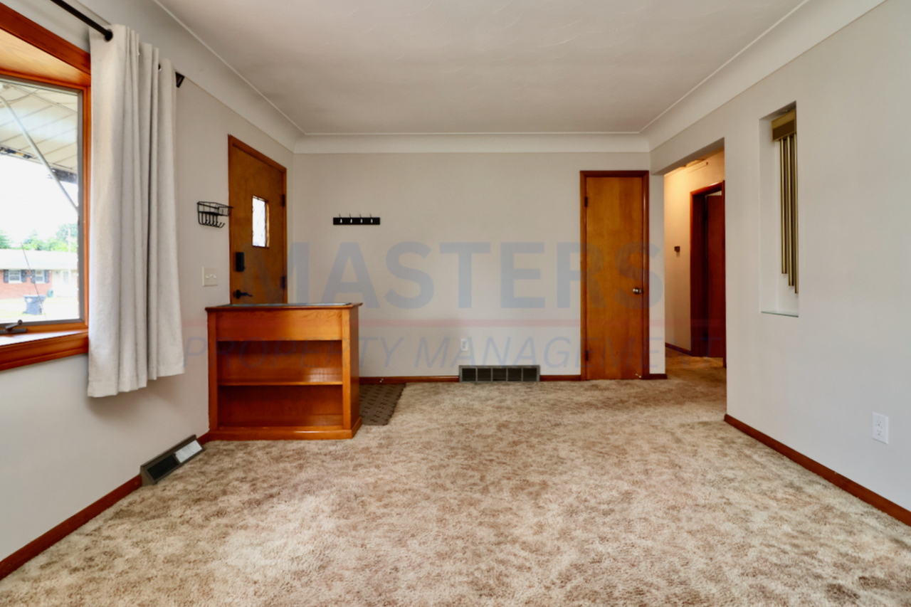 1028 Rosedale St - Photo 4 of 32