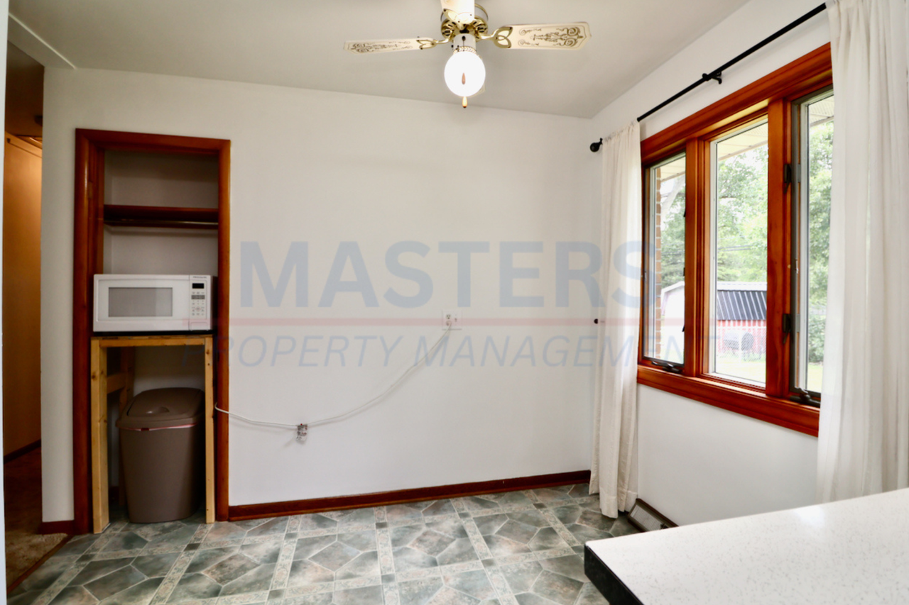 1028 Rosedale St - Photo 6 of 32