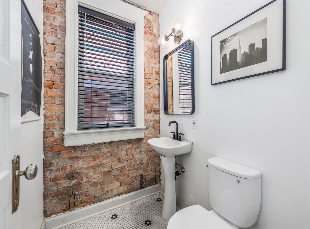 115 G St - Photo 5 of 16