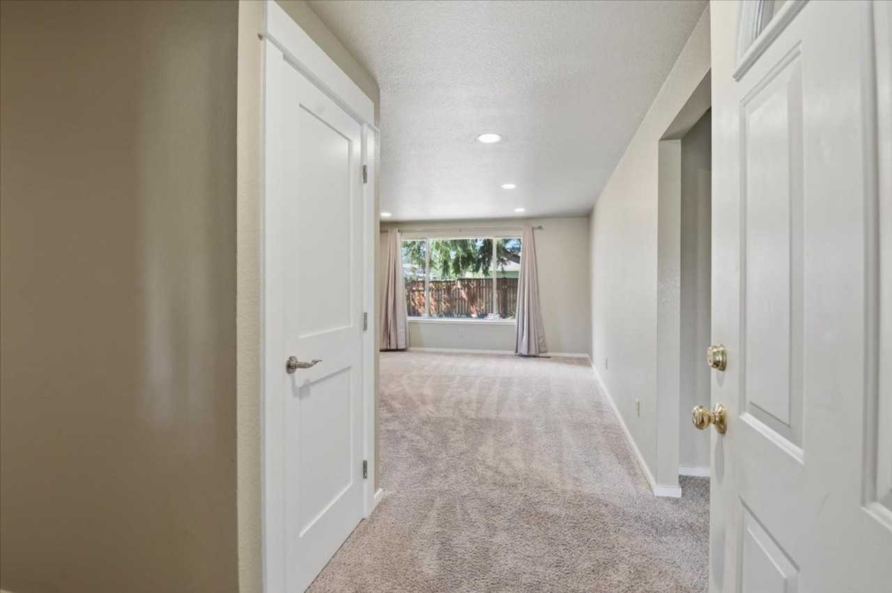 101 Paradise Pkwy - Photo 2 of 20