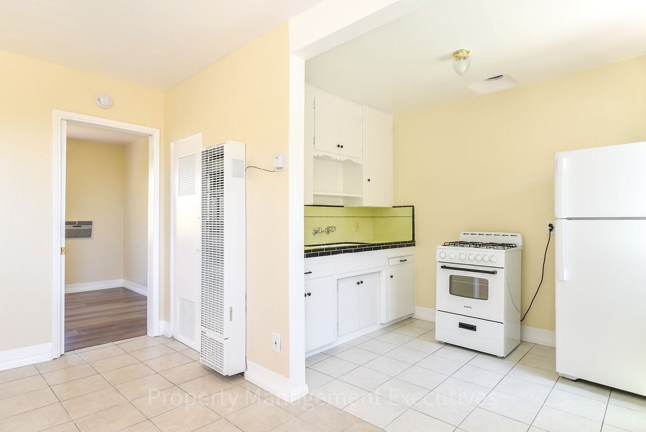 7541 High St - Photo 4 of 8