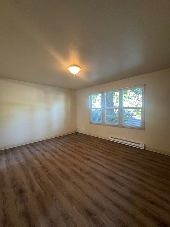 414 W 10th Ave - Photo 5 of 11