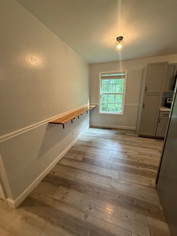 7273 Rockmart Hwy - Photo 3 of 12
