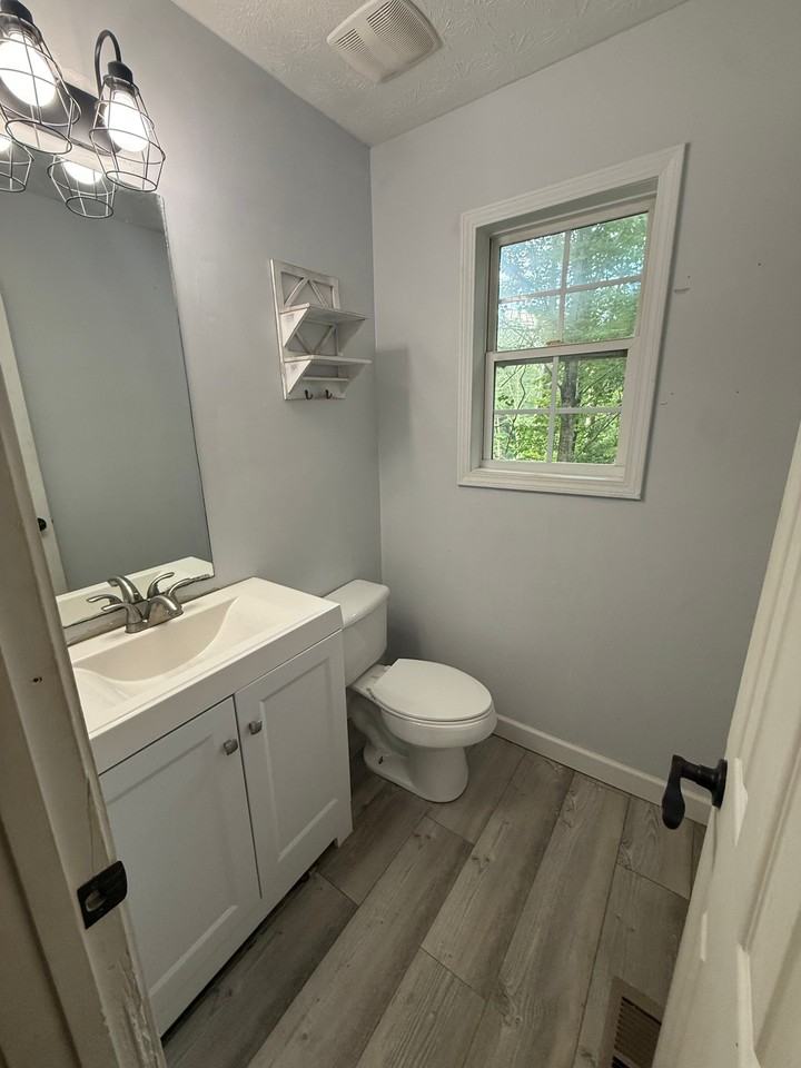 7273 Rockmart Hwy - Photo 7 of 12