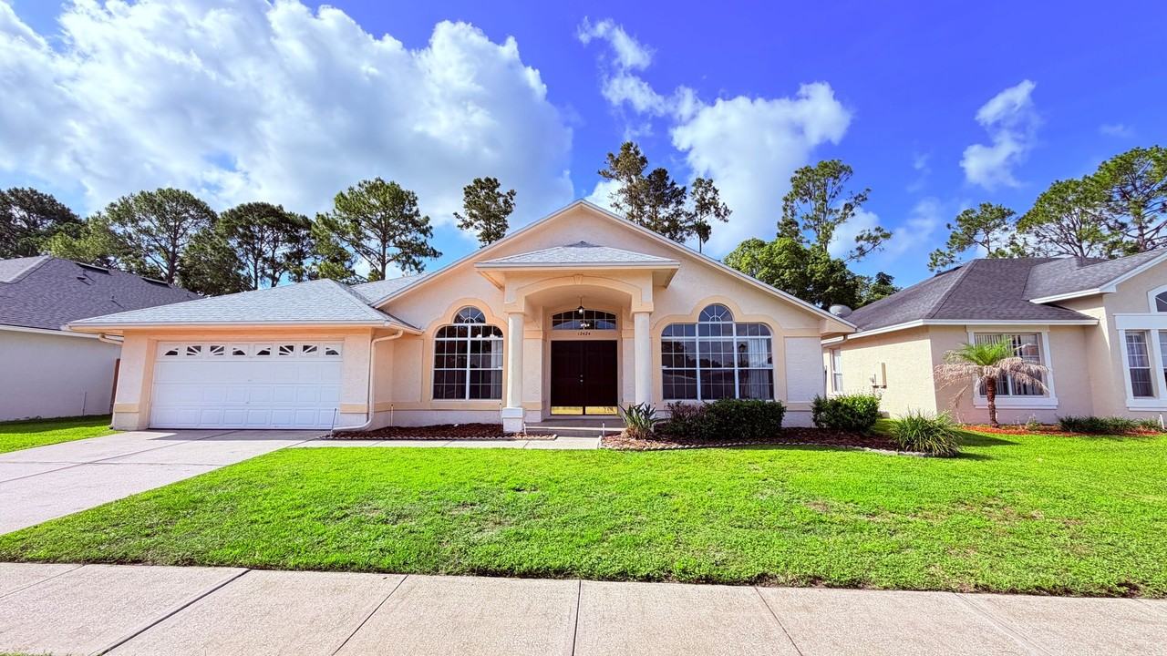 12424 Willcox Ct - Photo 3 of 41