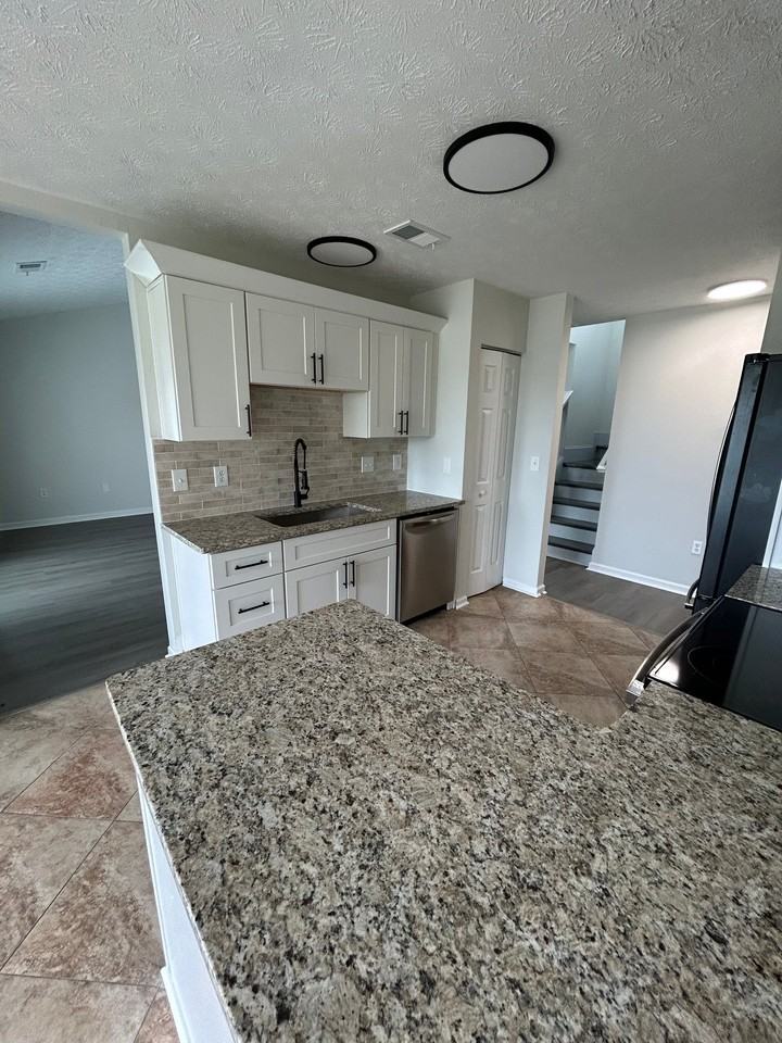 4387 Heartwood Ln - Photo 4 of 17