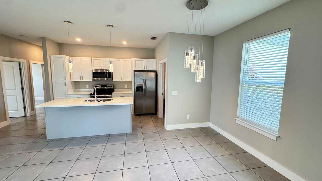 256 Hyacinth Ct - Photo 7 of 42