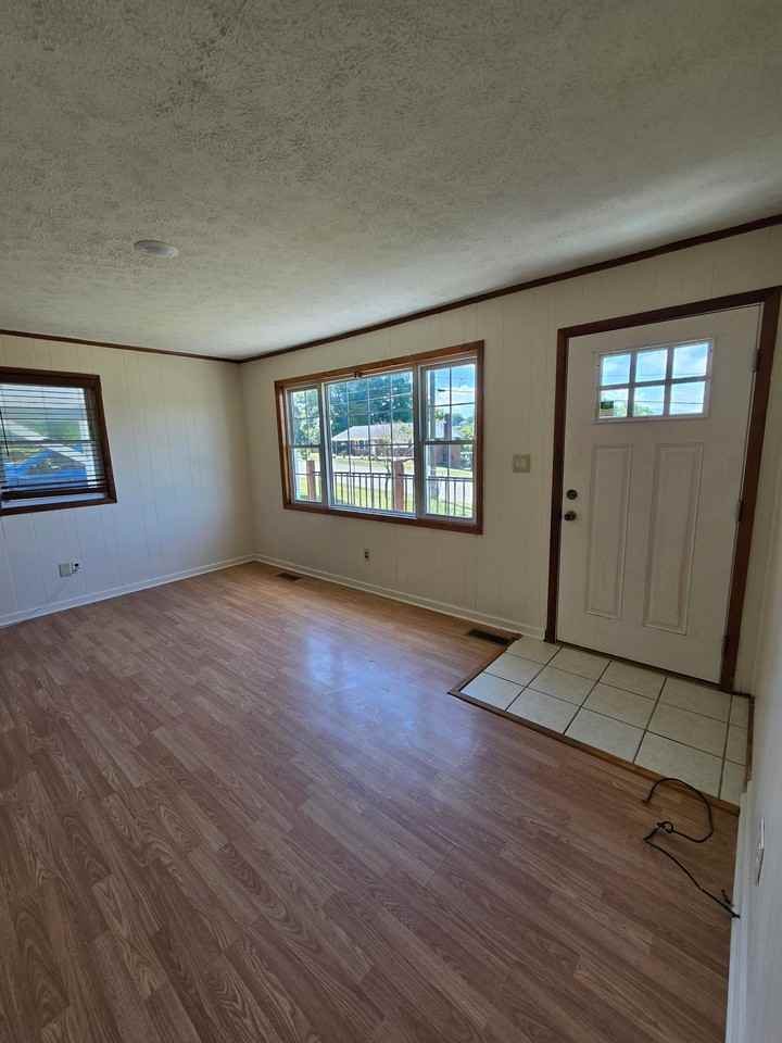 304 Reservoir St - Photo 5 of 11