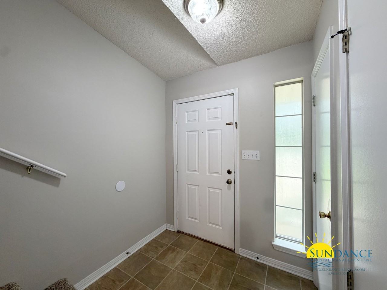 360 Schneider Dr - Photo 3 of 20