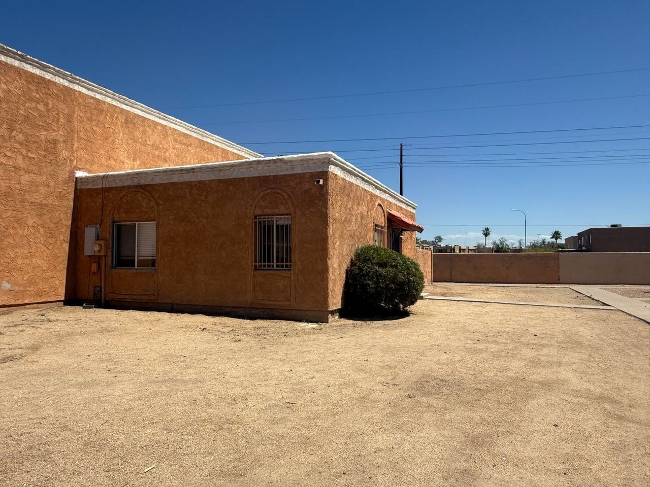4035 S 45th Pl - Photo 2 of 17