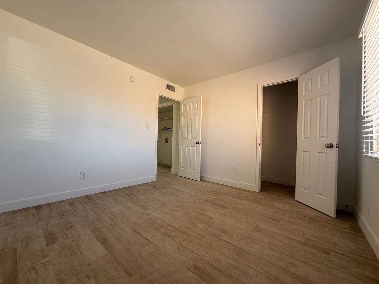 4035 S 45th Pl - Photo 3 of 17