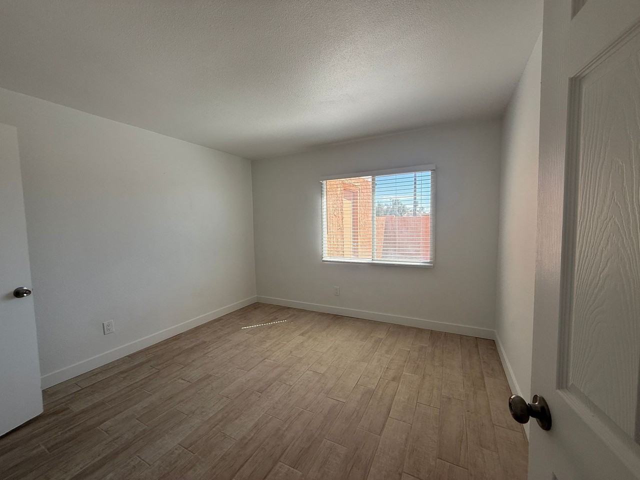 4035 S 45th Pl - Photo 4 of 17