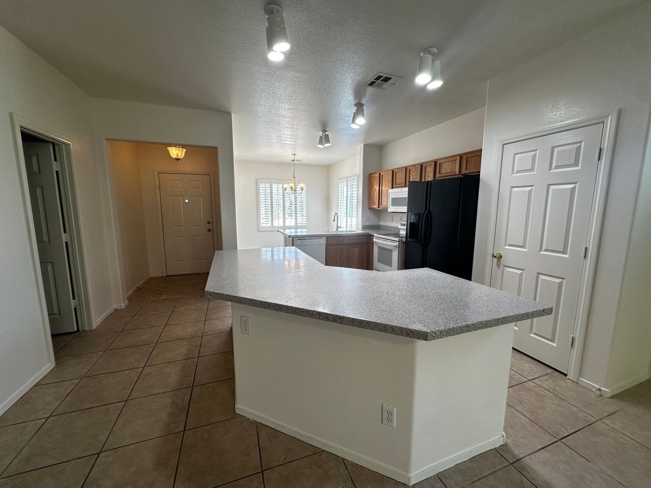 10912 Golden Birch Pl - Photo 5 of 18