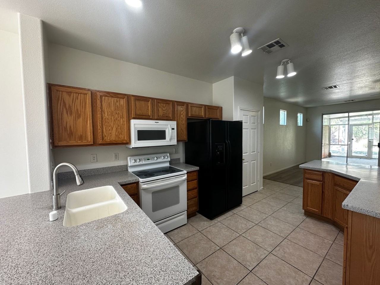 10912 Golden Birch Pl - Photo 6 of 18