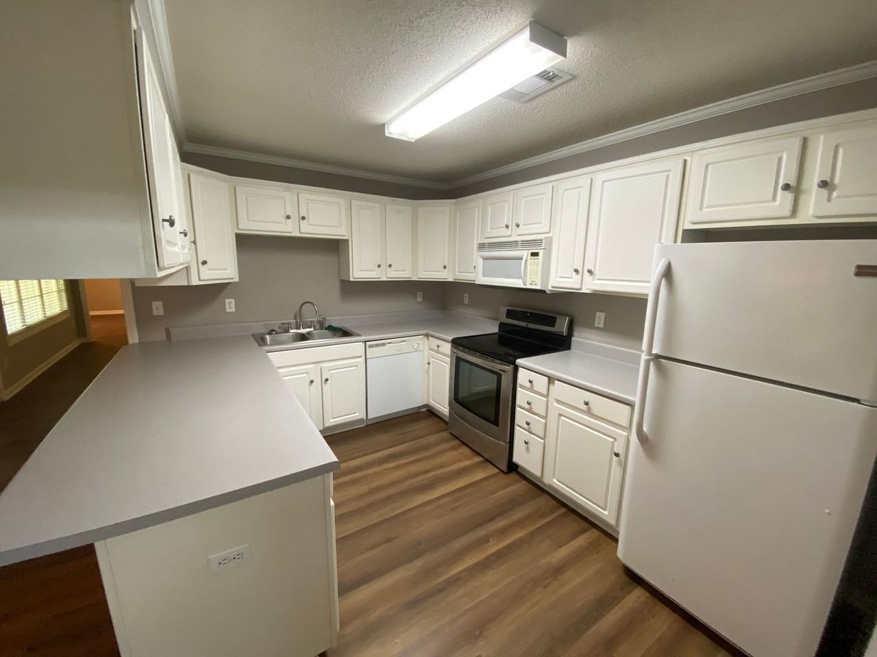 162 30th St - Photo 7 of 21