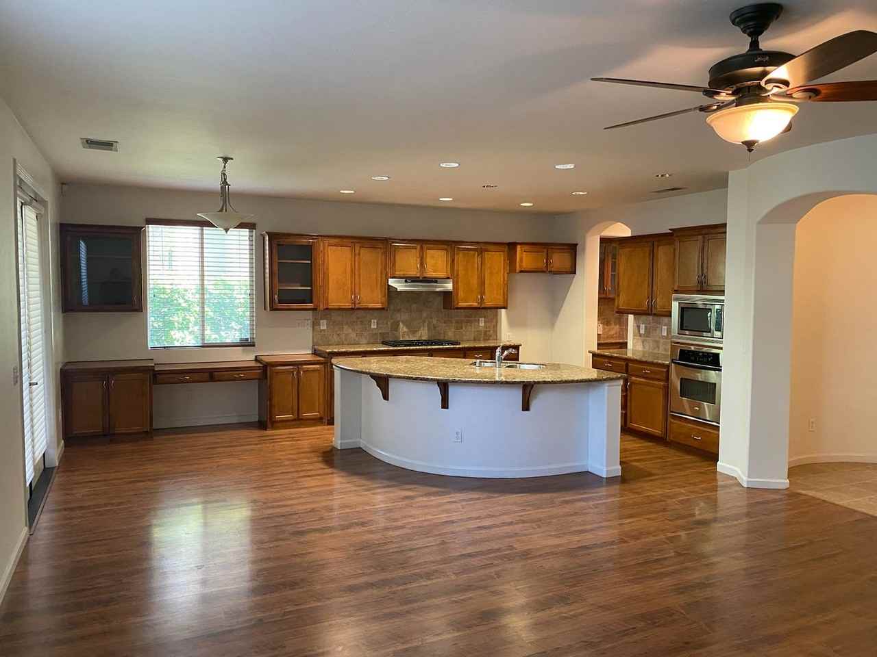 2434 N El Cajon St - Photo 5 of 32