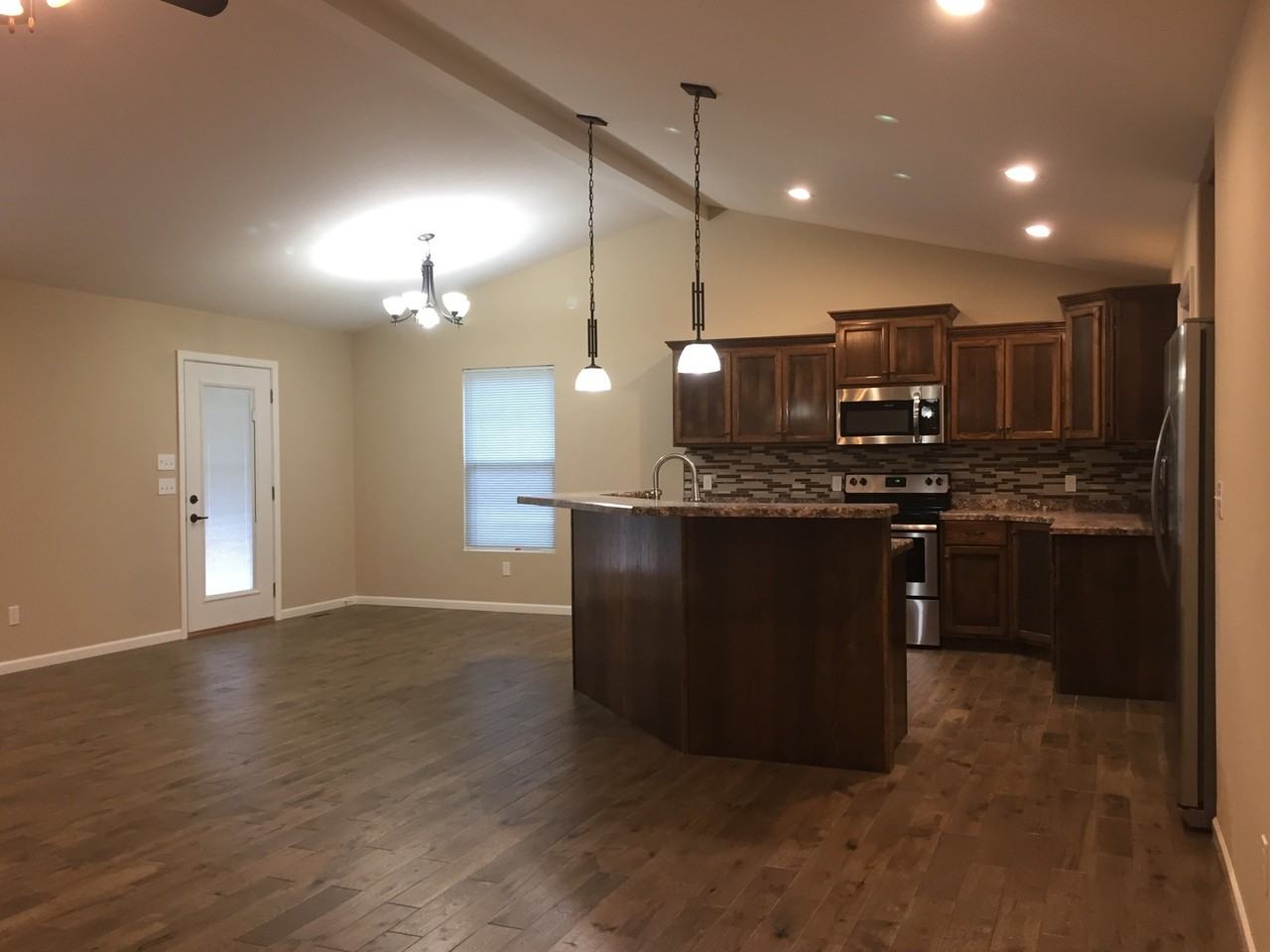 4039 Westminister Dr - Photo 2 of 21
