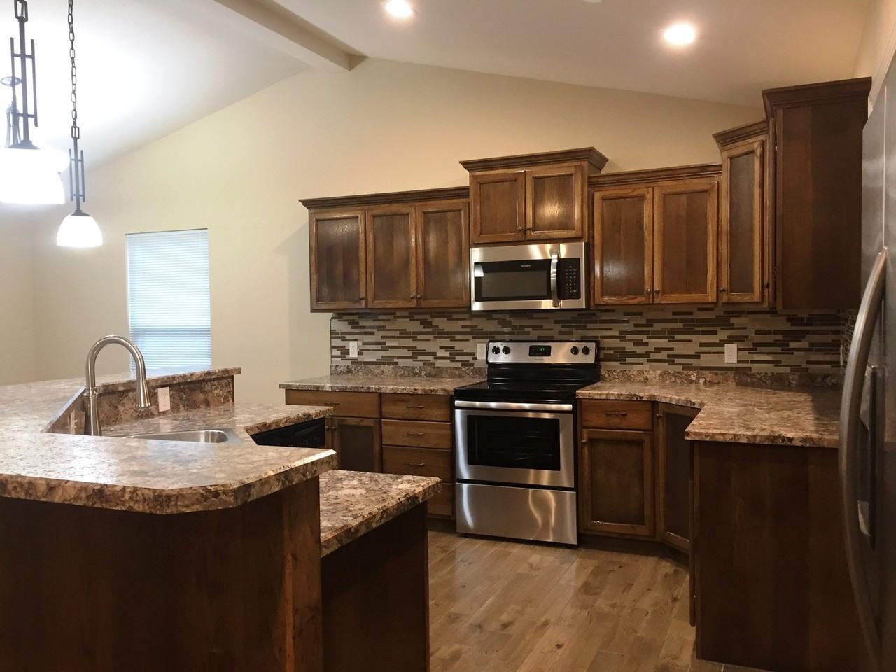 4039 Westminister Dr - Photo 3 of 21