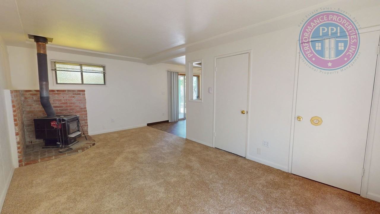 4333 Ne 63rd Ave - Photo 4 of 29