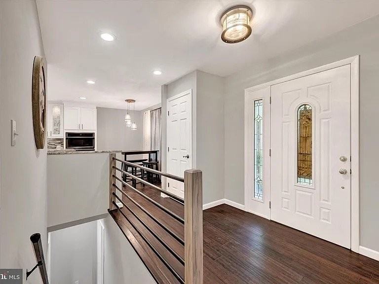 4296 Wolf Hill Dr - Photo 2 of 15