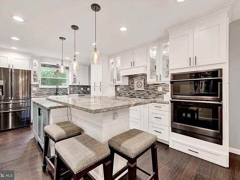 4296 Wolf Hill Dr - Photo 3 of 15