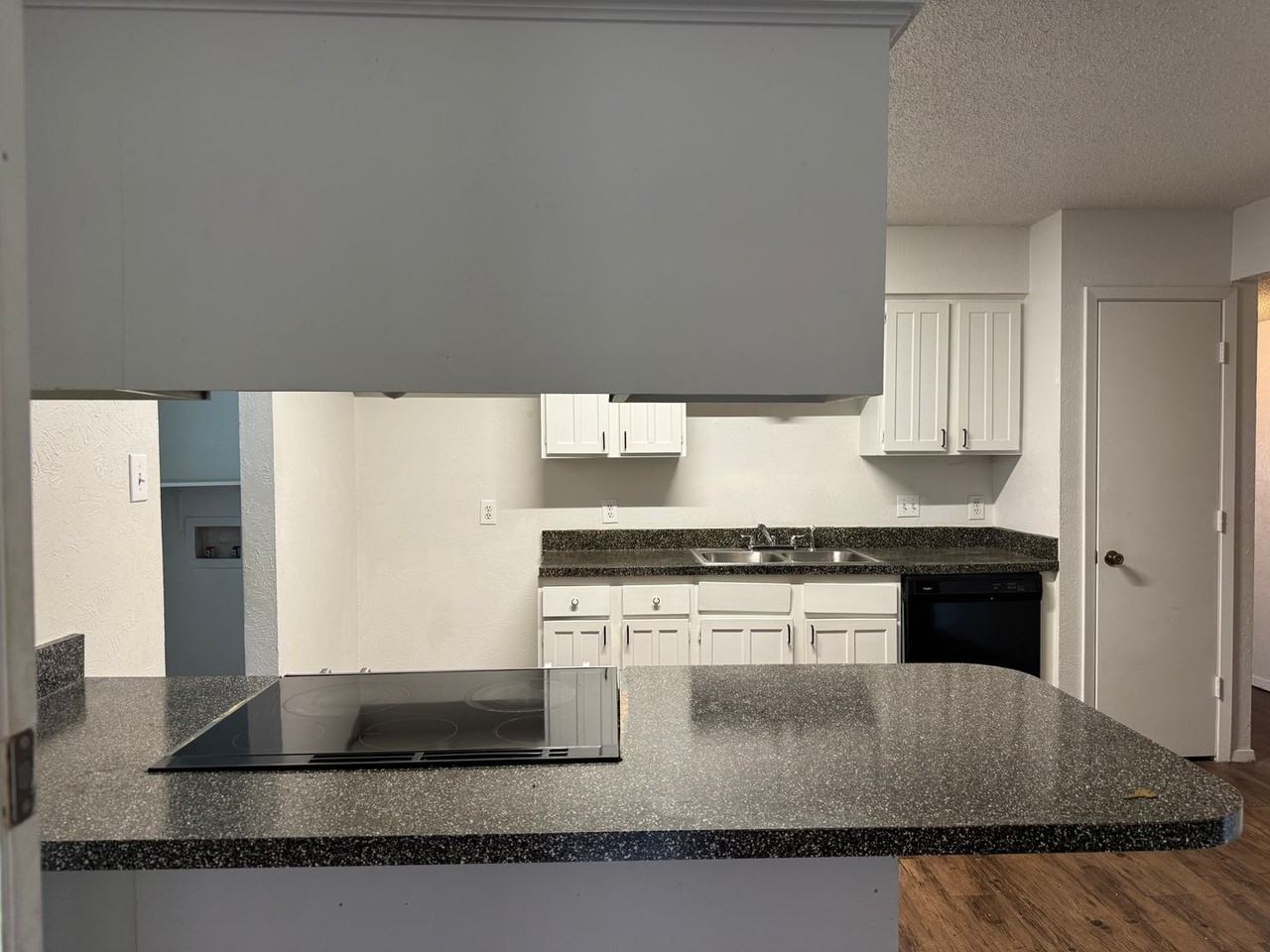 219 Volunteer Dr - Photo 5 of 15