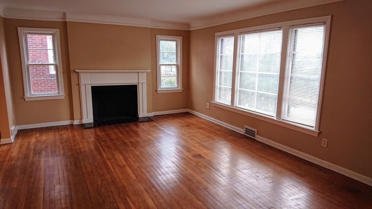 1158 Castleton Rd - Photo 3 of 28