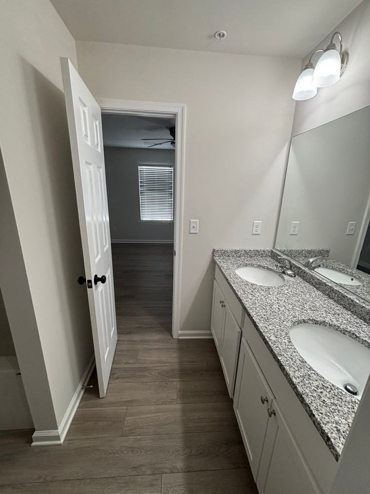 102 Metcalf Rd - Photo 3 of 7
