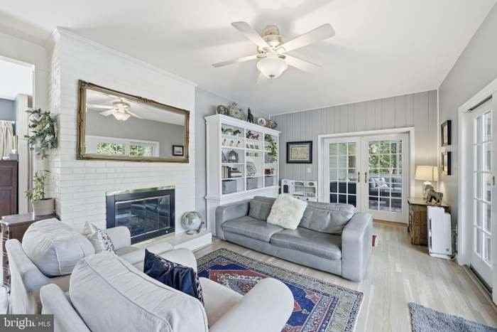9220 Forest Haven Dr - Photo 3 of 19