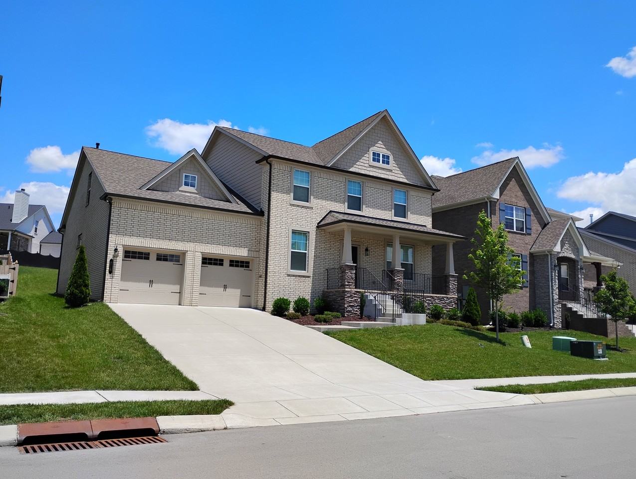 218 Caroline Way - Photo 2 of 20