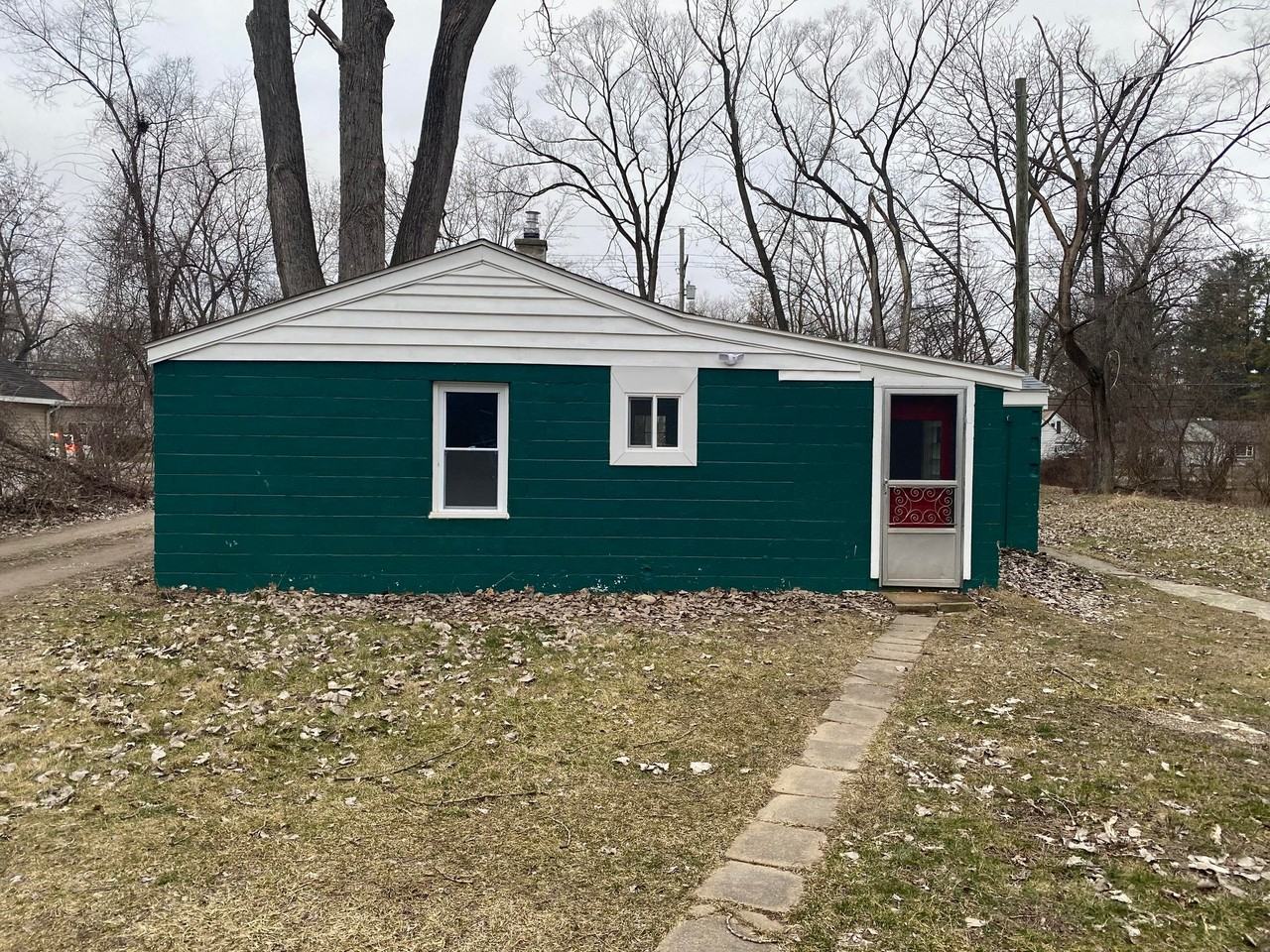 21240 Randall St - Photo 4 of 7